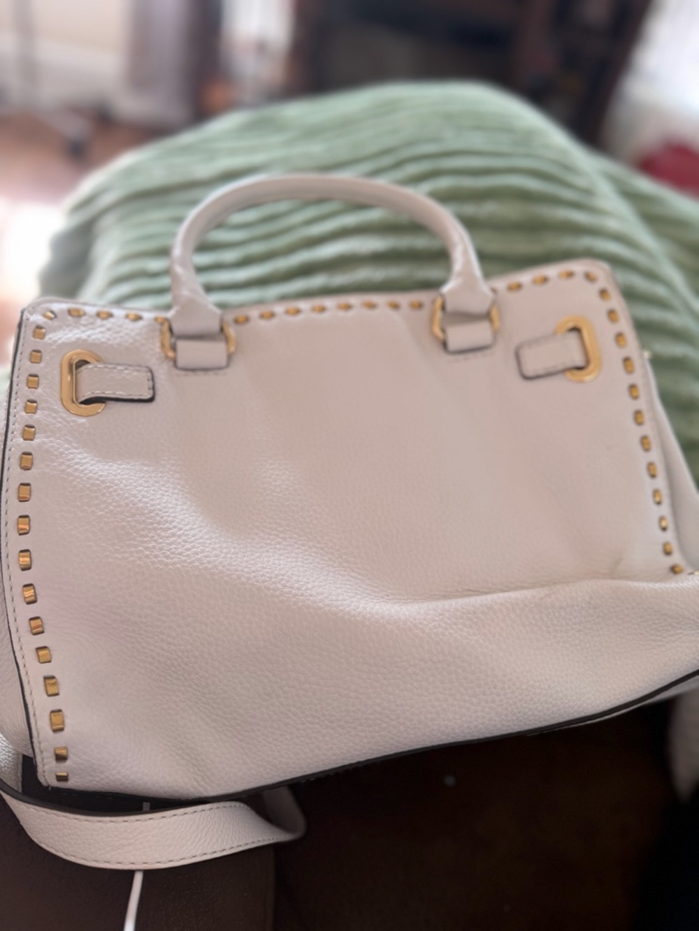 Michael Kors white leather with Gold Hardware bag - Picture 5 of 8
